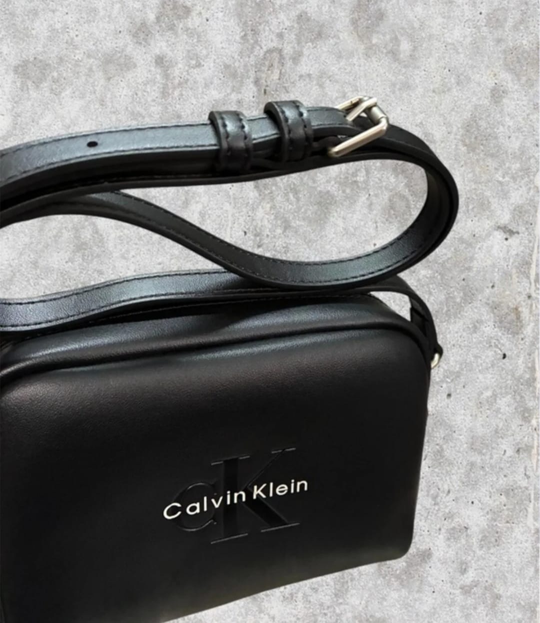Borsa  CALVIN KLEIN con tracolla regolabile
