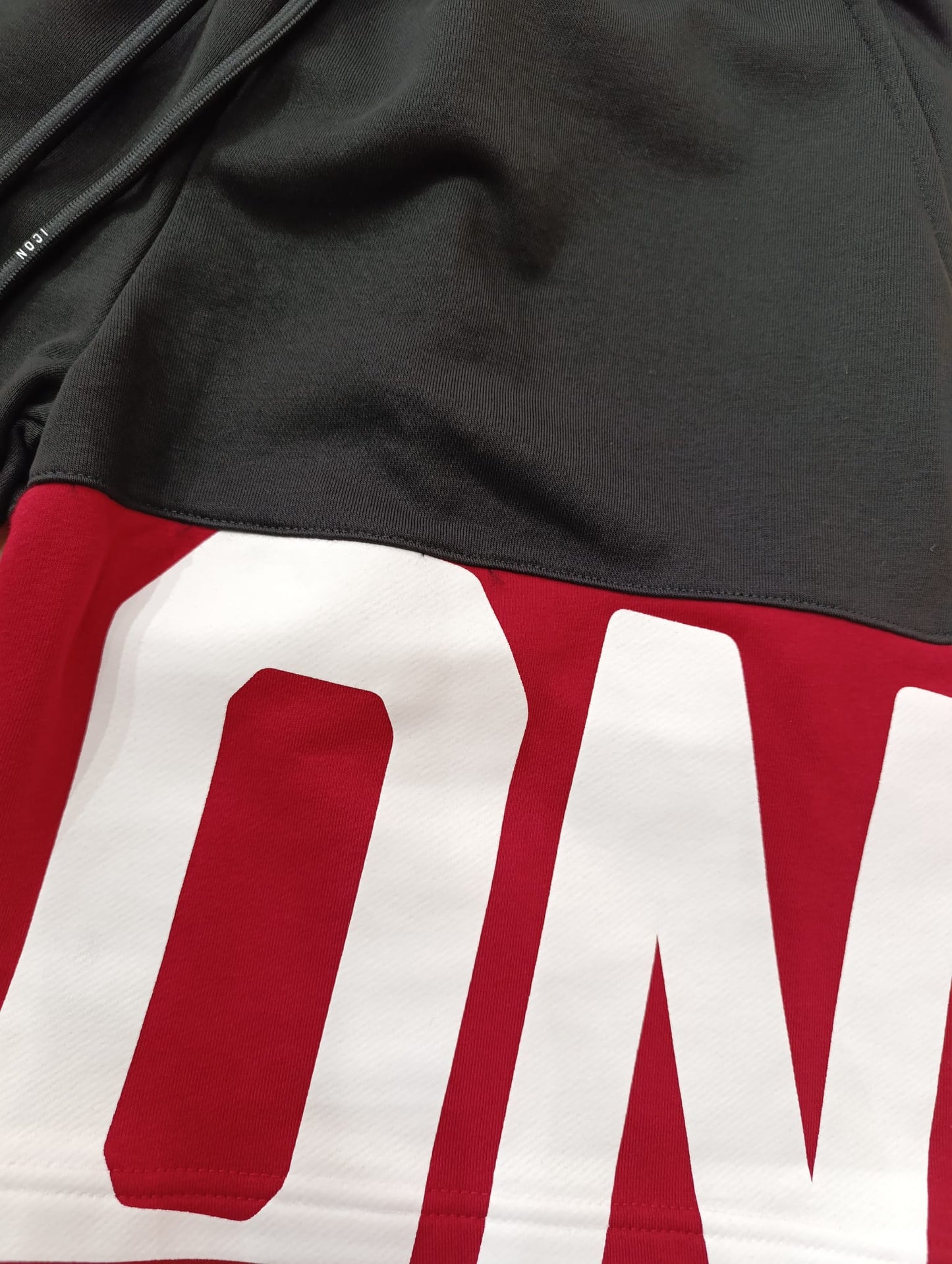 Pantaloncino ICON Maxi logo striscia rossa